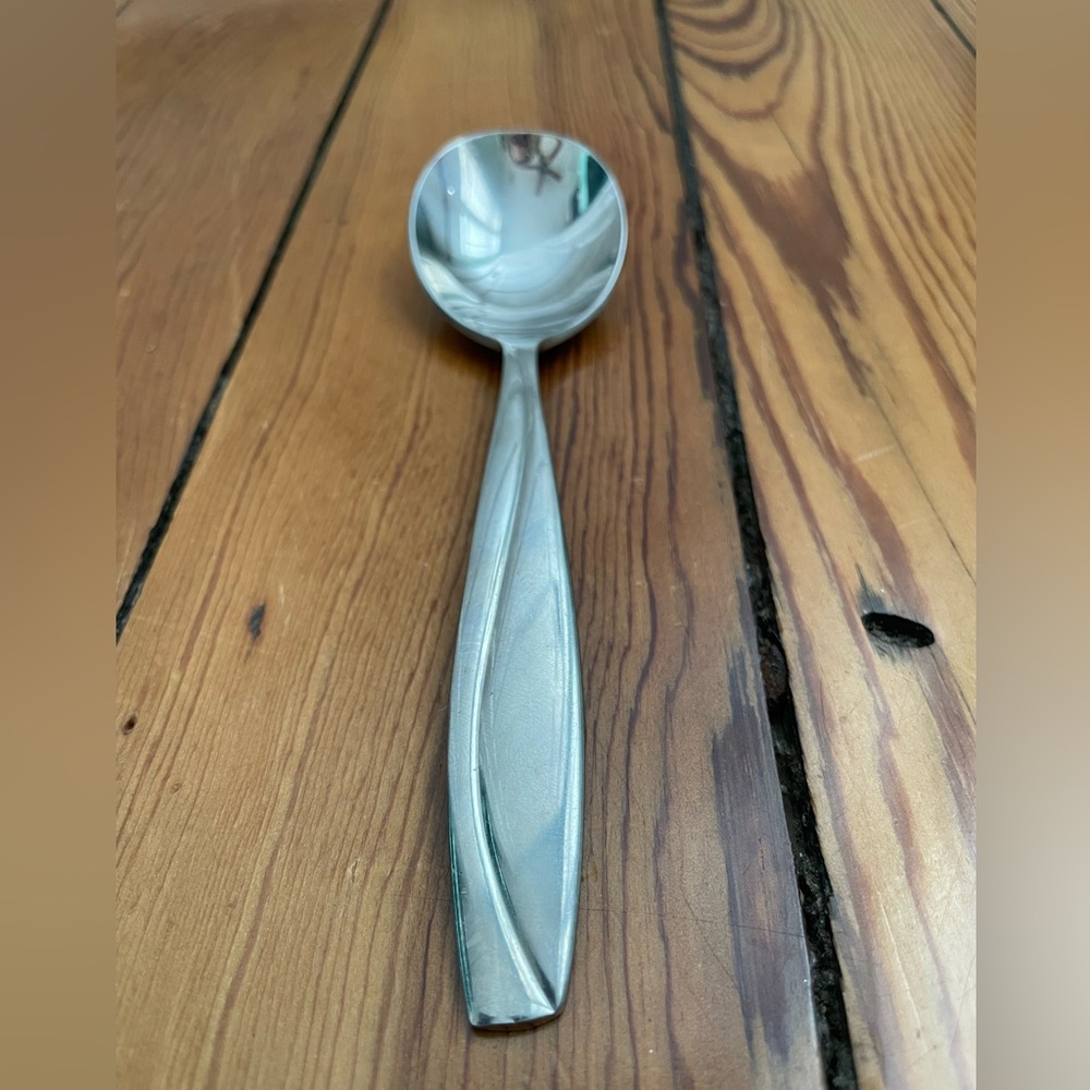 Oneida Groove Curved Line Sugar Shell Serving Spoon Stainless  B734 Indonesia